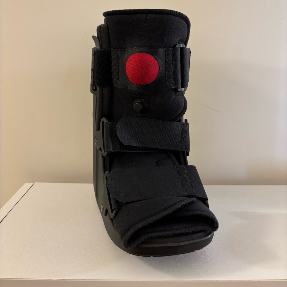 Air CAM short boot for toe foot ankle injuries